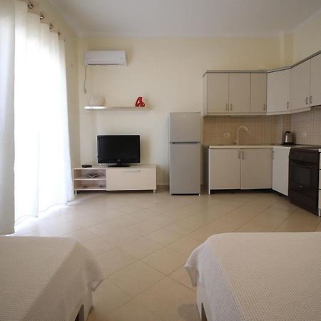 Sunset Apartments Berdenesh Sarandë Exteriör bild