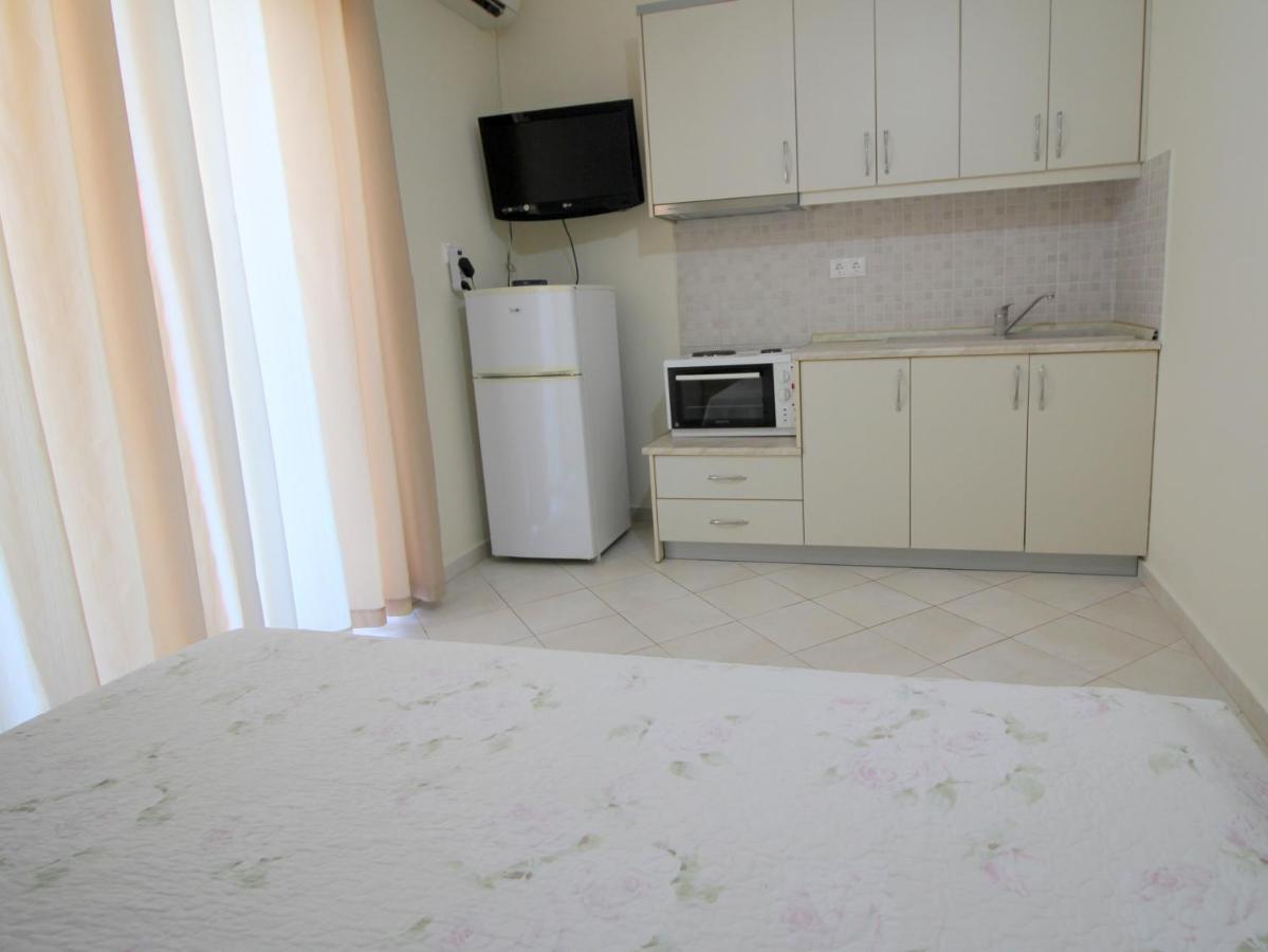 Sunset Apartments Berdenesh Sarandë Exteriör bild