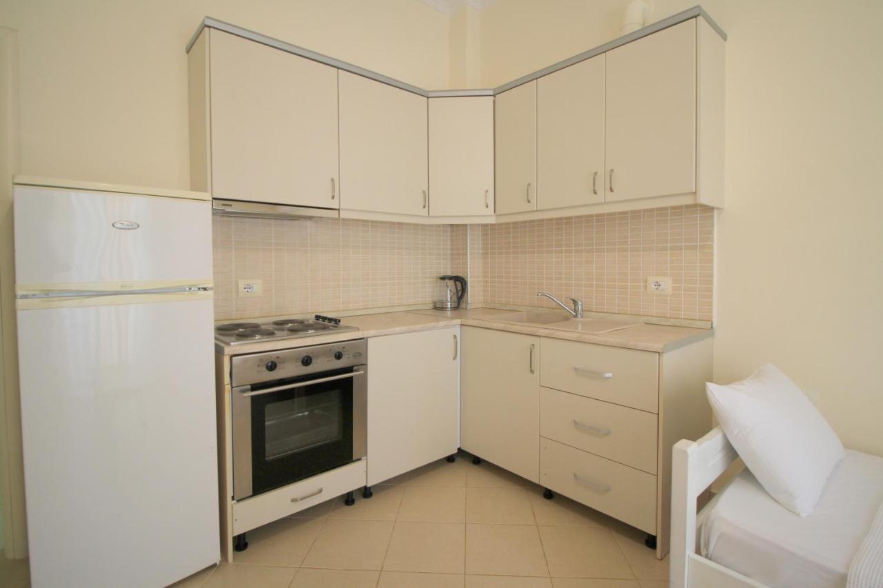Sunset Apartments Berdenesh Sarandë Exteriör bild