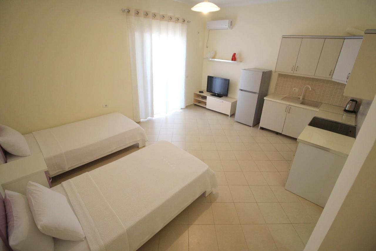 Sunset Apartments Berdenesh Sarandë Exteriör bild