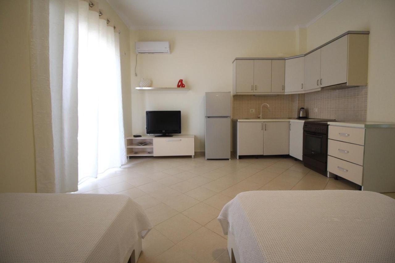 Sunset Apartments Berdenesh Sarandë Exteriör bild