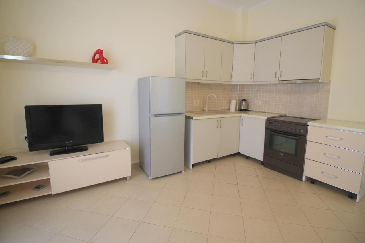 Sunset Apartments Berdenesh Sarandë Exteriör bild