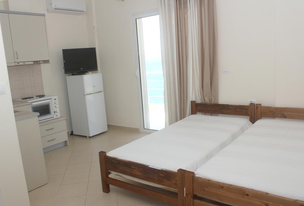 Sunset Apartments Berdenesh Sarandë Exteriör bild